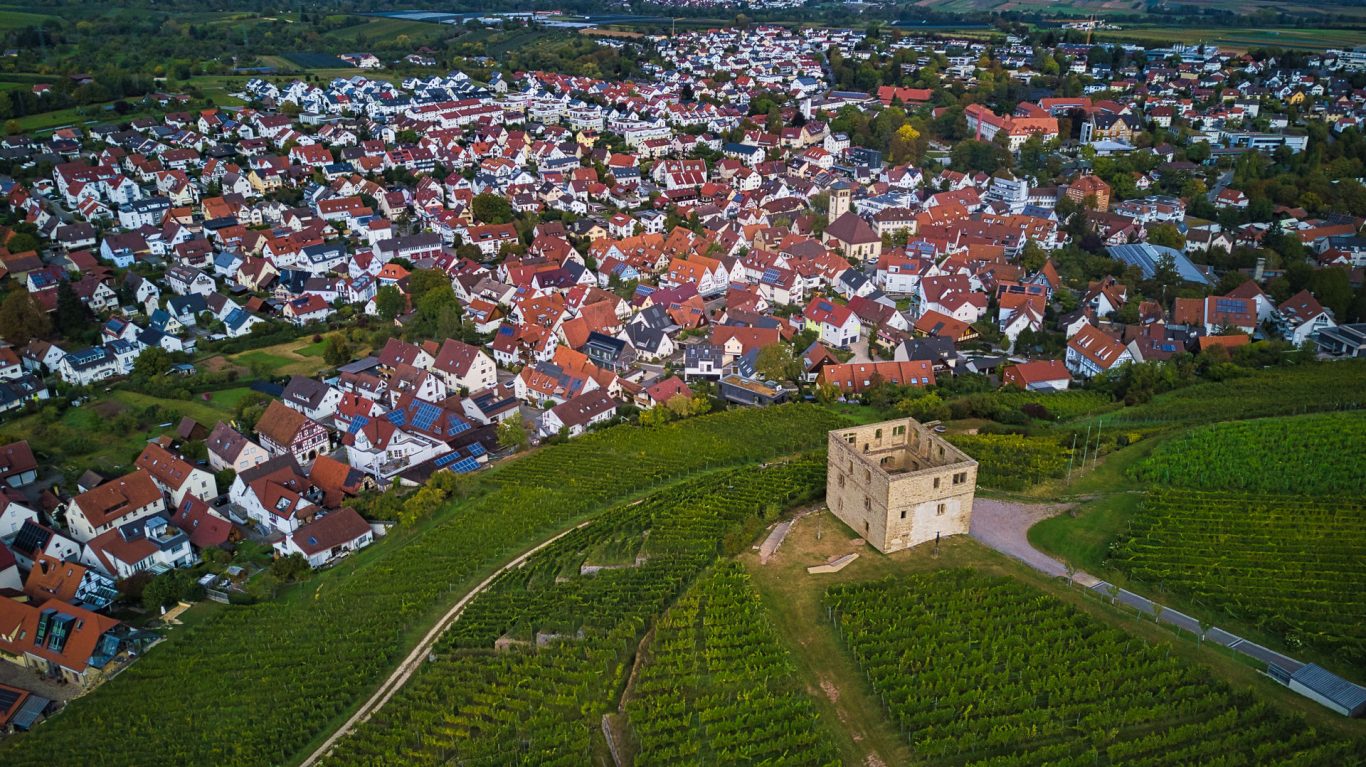 Y-Burg in Kernen im Remstal mit Blick über die umliegende Landschaft