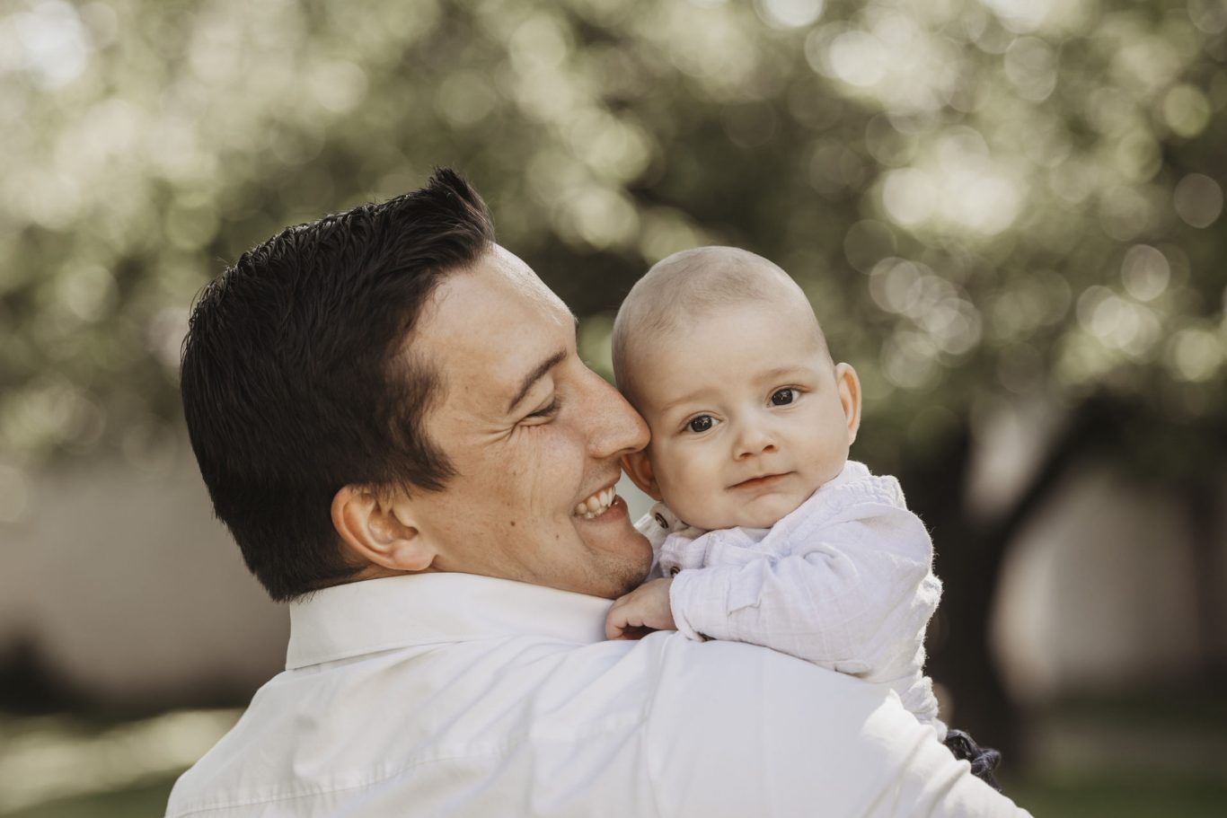 Vater mit Baby