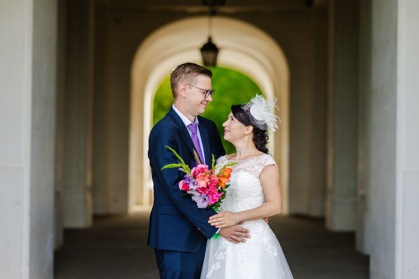 Hochzeitspaar bei einem Paarshooting auf Schloss Solitude
