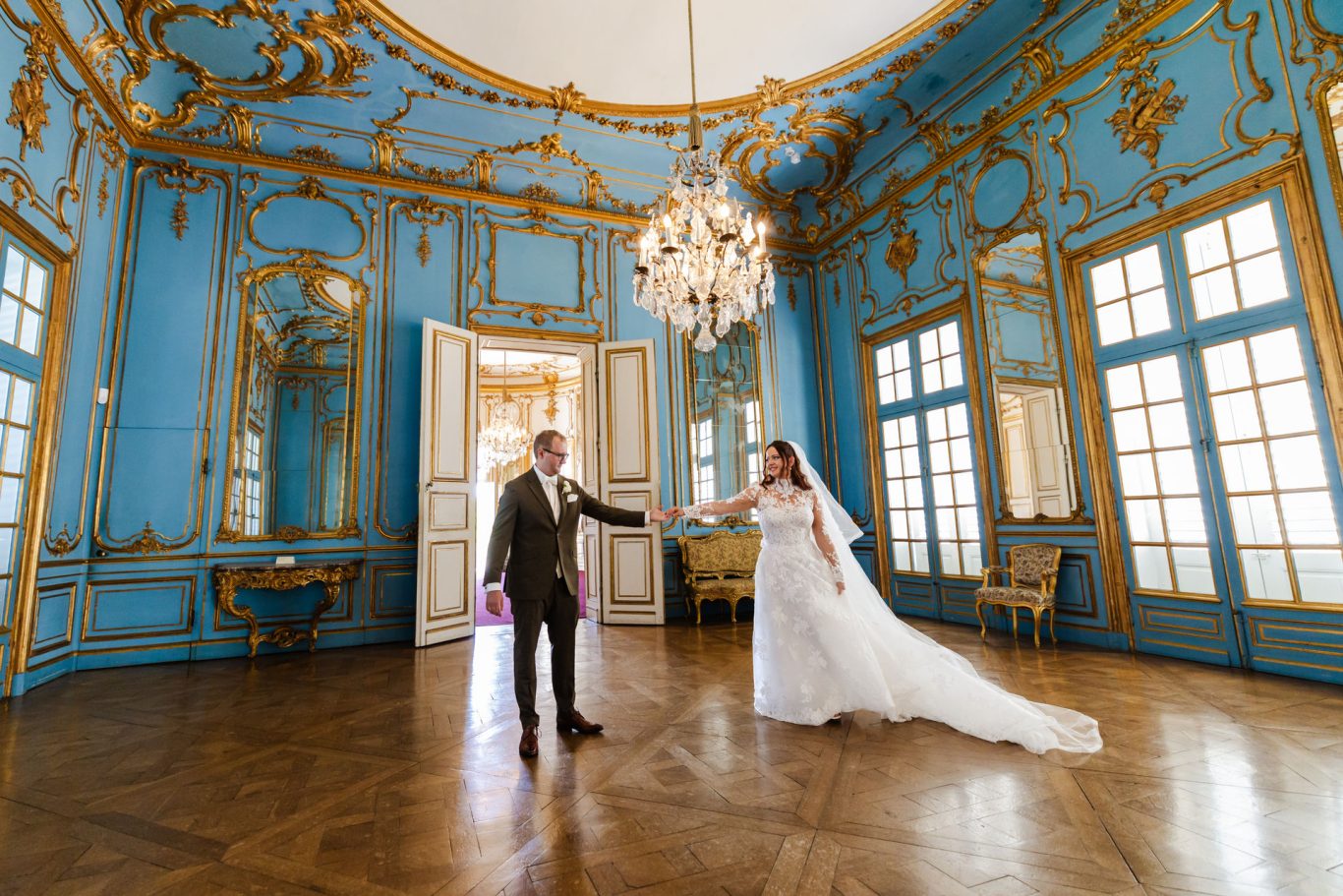Brautpaar beim Hochzeitstanz im Assembléezimmer