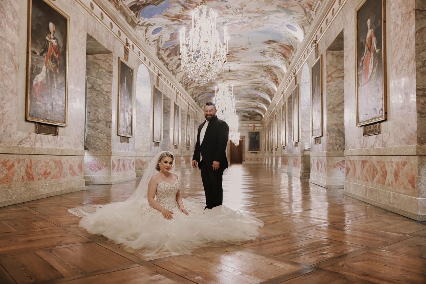 Brautpaar im Ahnensaal des Residenzschlosses Ludwigsburg