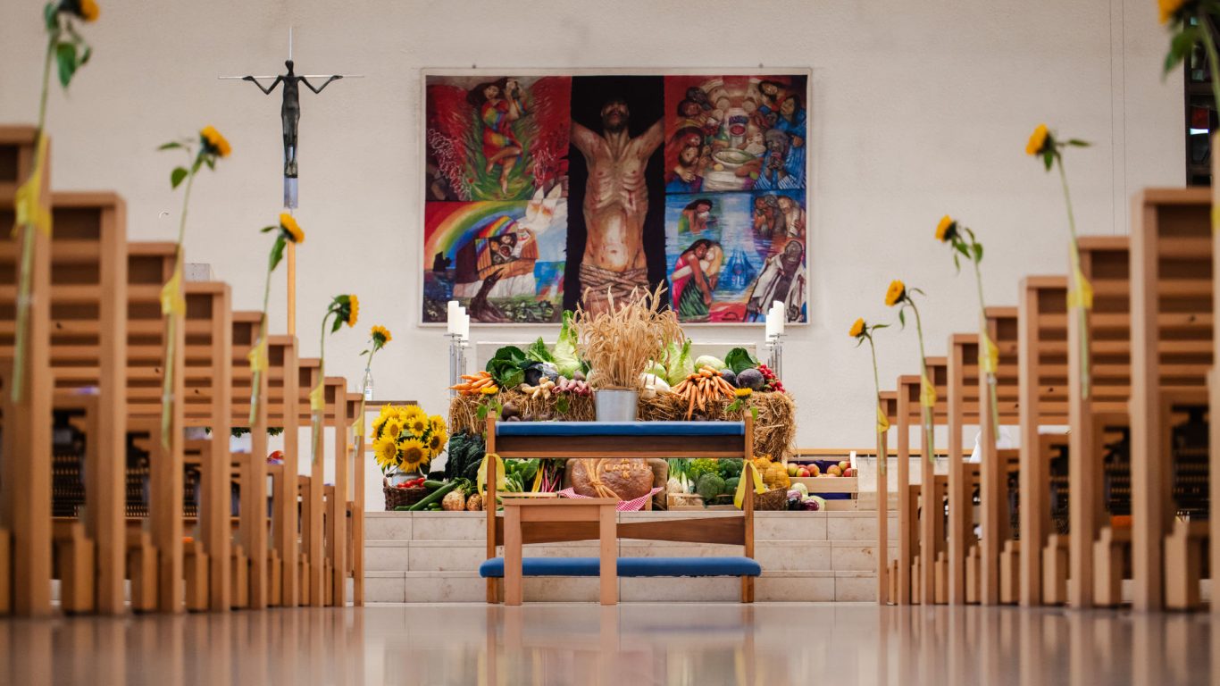 Altarraum der Herz Jesu Kirche in Kernen-Rommelshausen