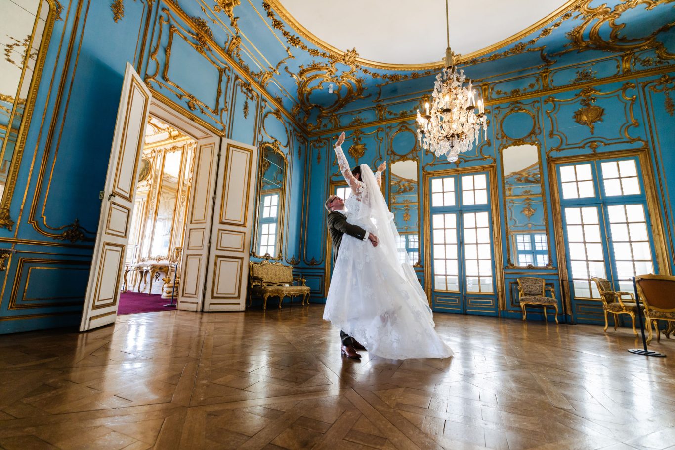Brautpaar beim Hochzeitstanz im Assembléezimmer
