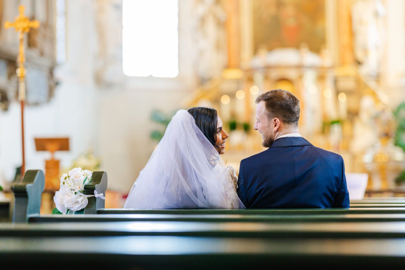 Kurzes Brautpaarshooting in der Kirche