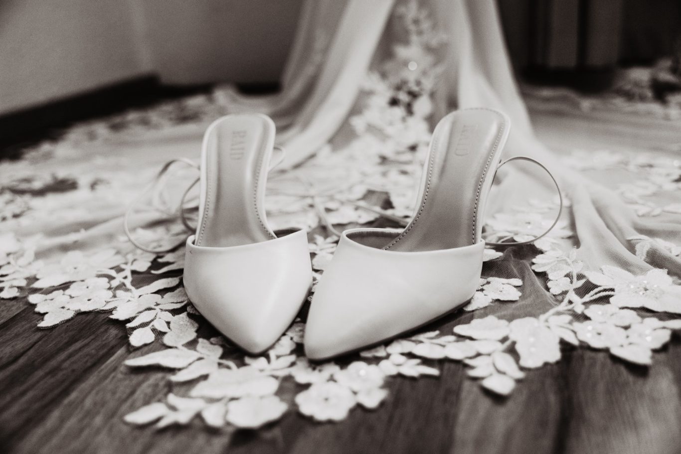 Brautschuhe beim Getting Ready