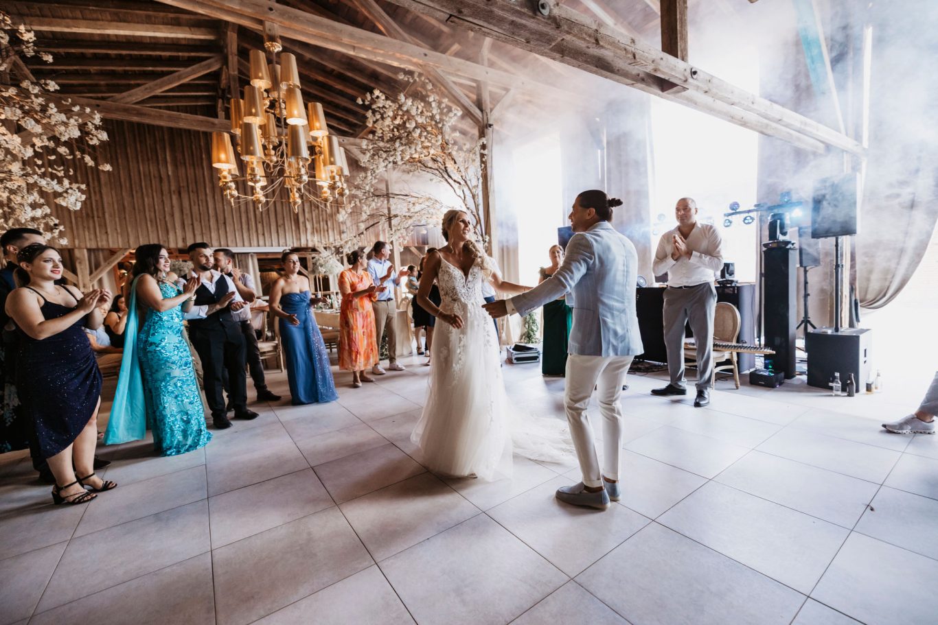Hochzeit feiern in der Scheune