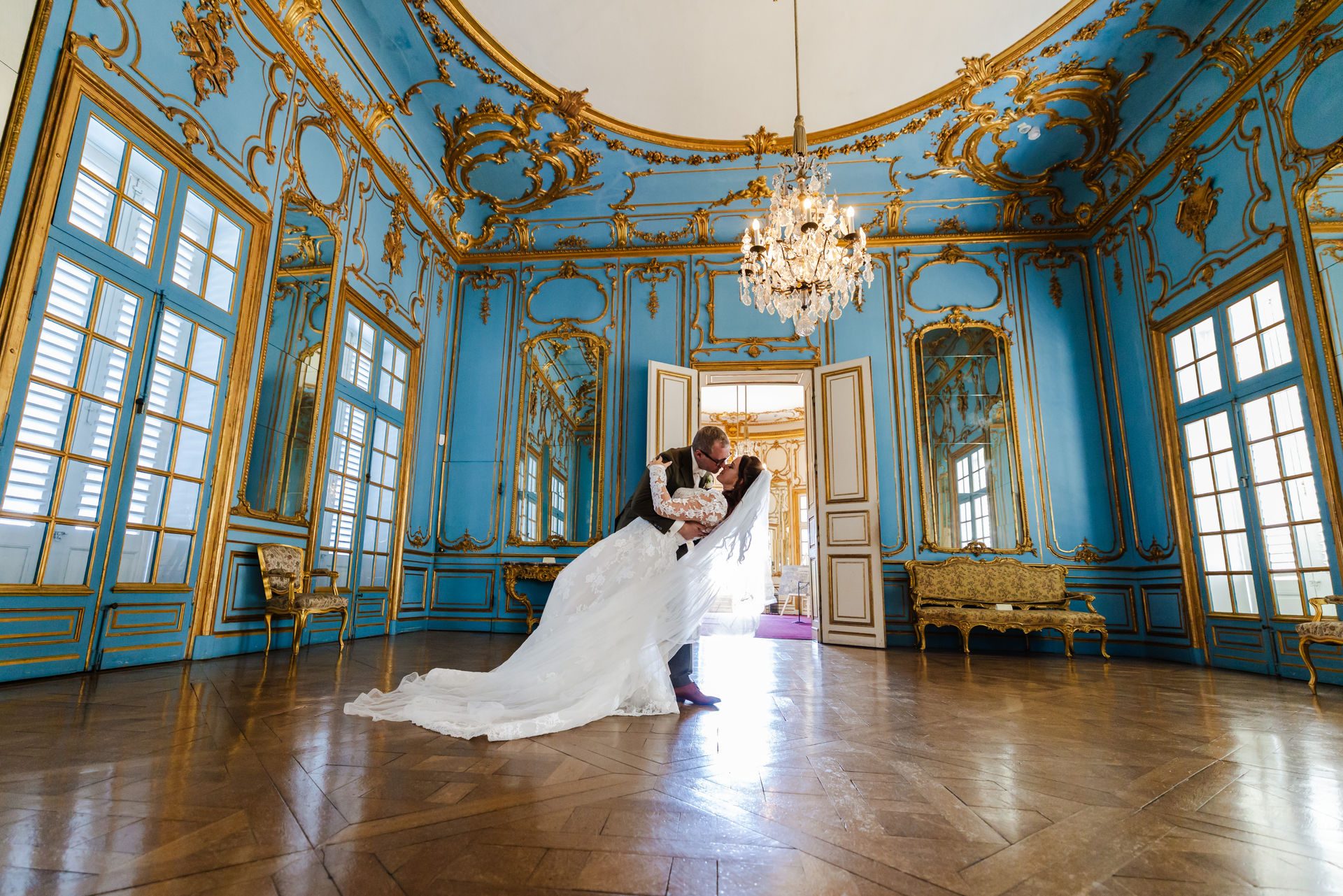 Brautpaar beim Hochzeitstanz im Assembléezimmer