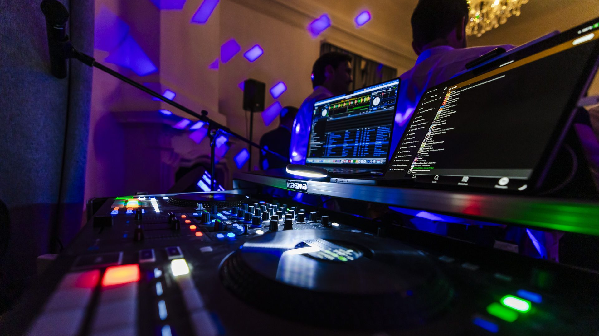 DJ-Pult war bereit und damit begann der letzte Teil dieses besonderen Hochzeitstages.