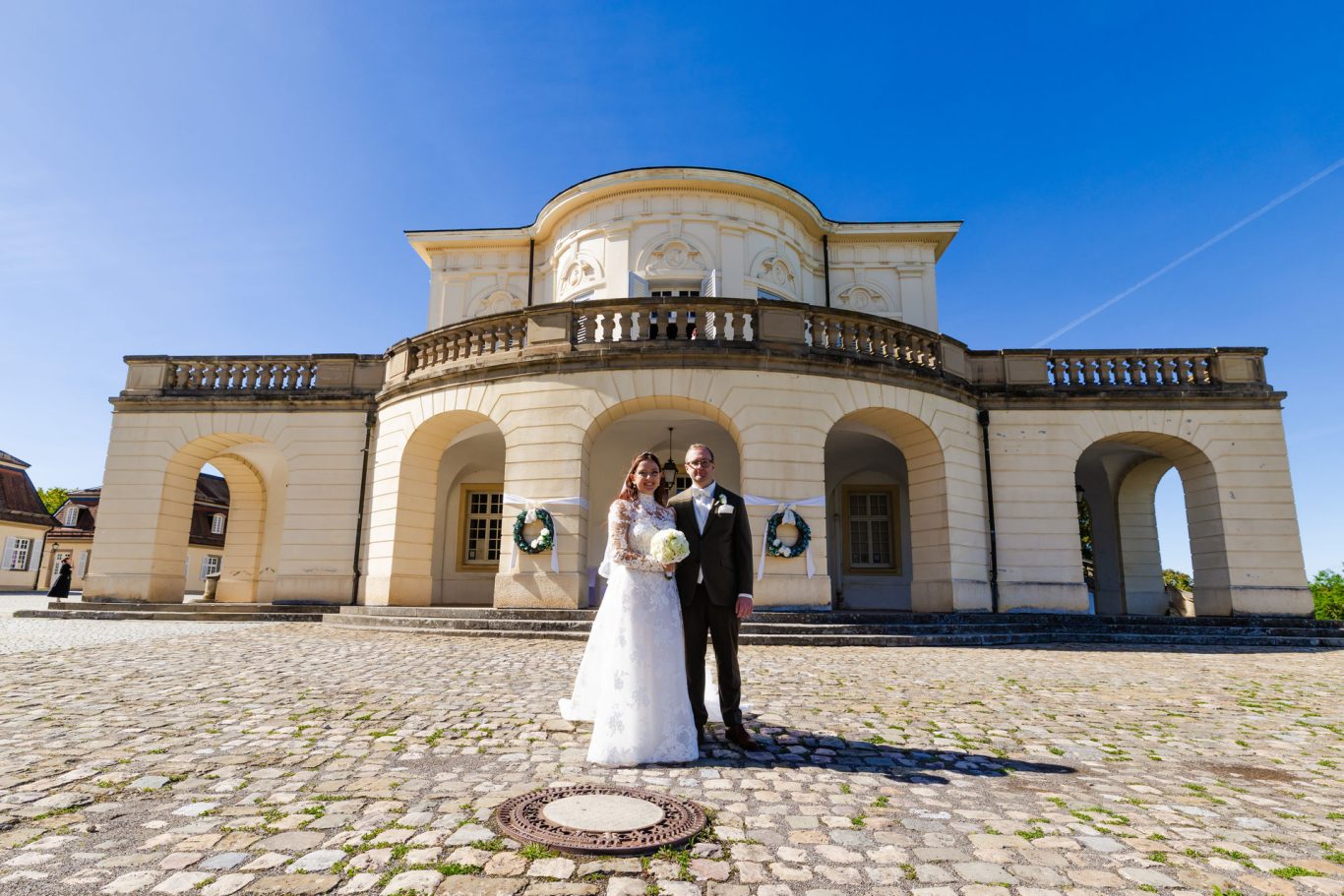 Brautpaar beim Shooting im Schlosspark Solitude
