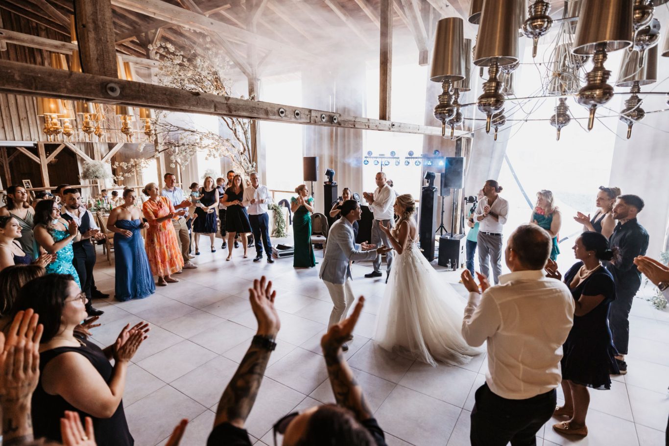 Hochzeit feiern in der Scheune